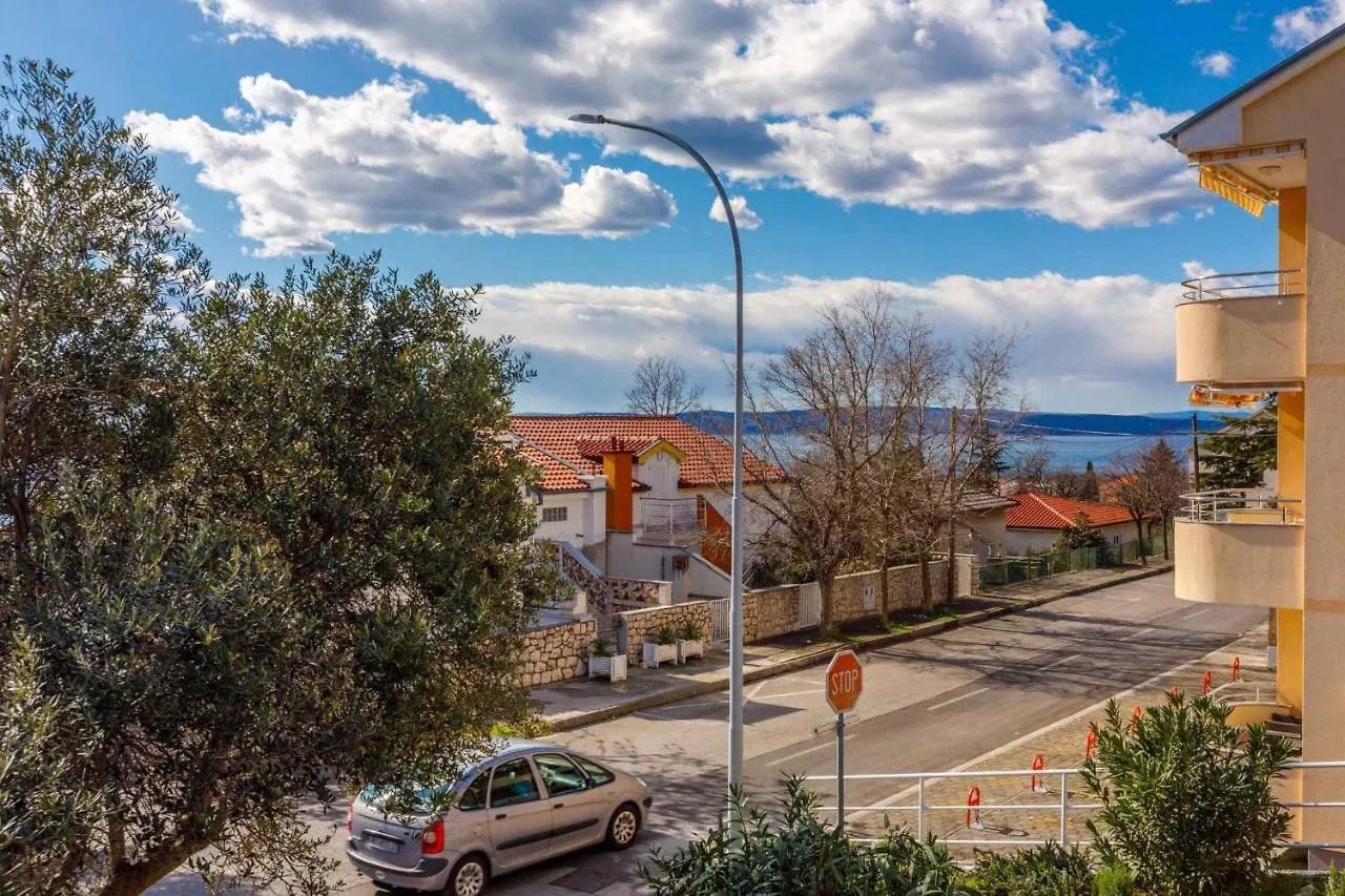 Apartment Studio In Novi Vinodolski 39119