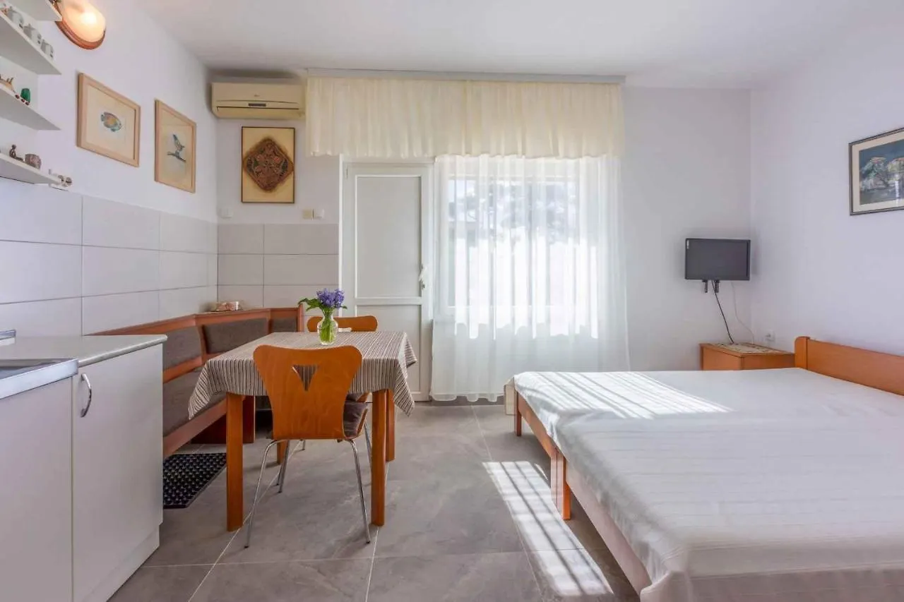Studio In Novi Vinodolski 39119 Croatia
